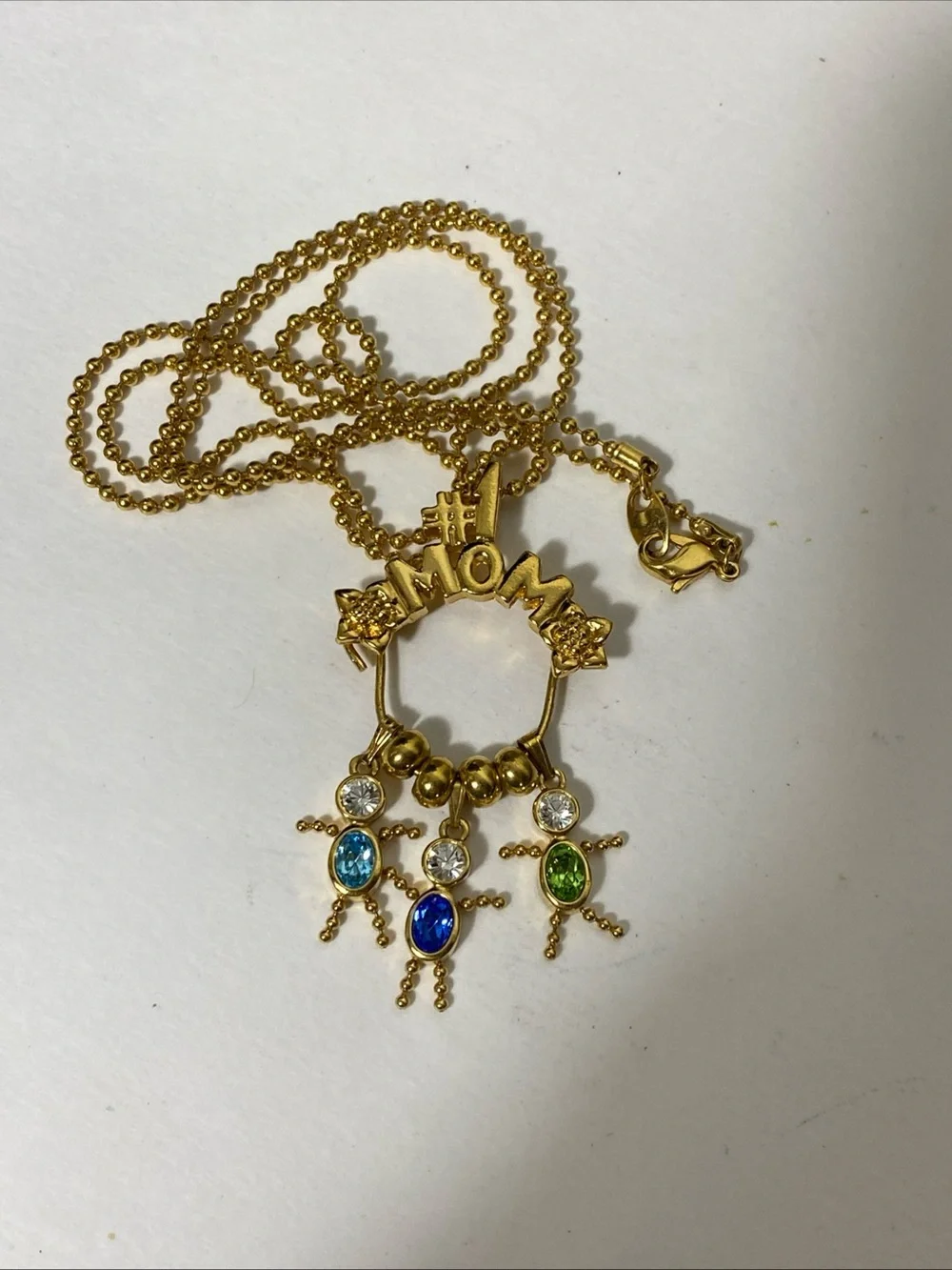 Vintage Gold tone Avon necklace a 